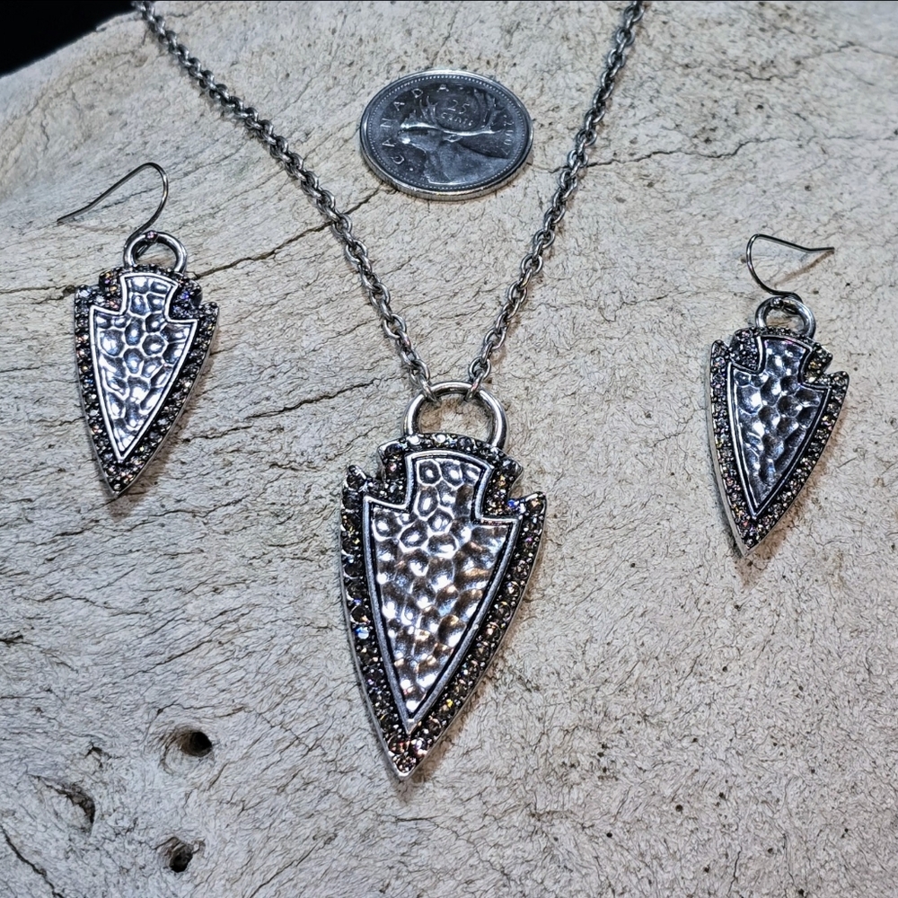Arrowhead Earrings & Pendant